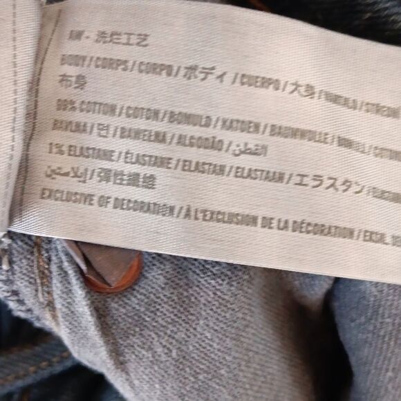 Abercrombie and Fitch and Charter Club Bundle of TWO Short. - Picture 6 of 11